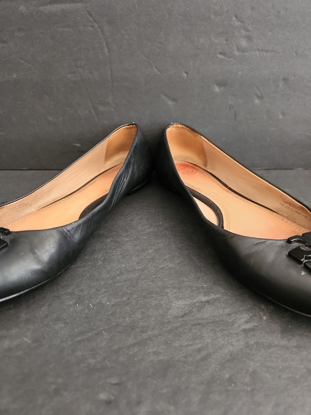 Tory Burch Black Leather Round Toe Comfort Slip-On Ballet Womens Flats Size 7.5 - Picture 2 of 6